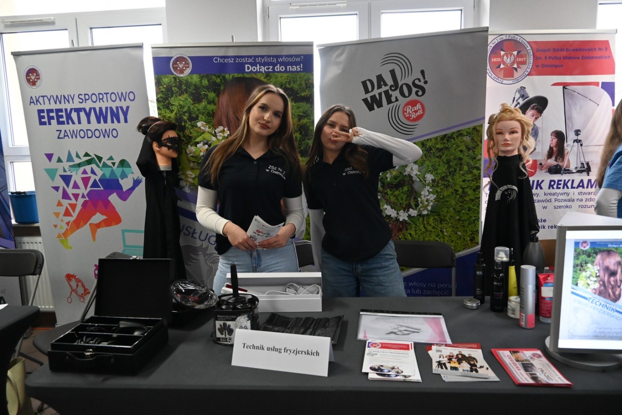 Czas zawodowców w ZSZ nr 2: Młodzież poznaje ofertę edukacyjną szkoły [07.03.2024] - zdjęcie #43 - eOstroleka.pl