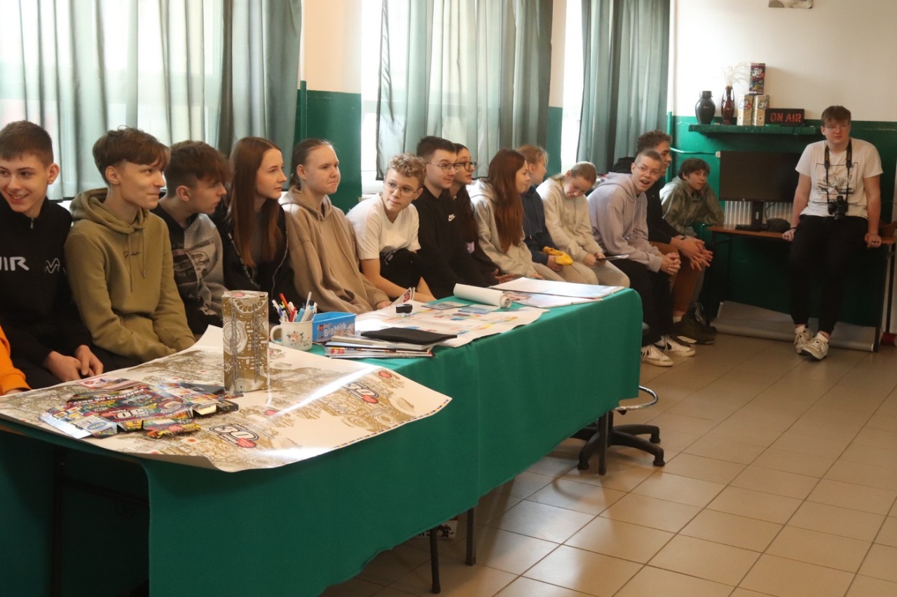 Czas zawodowców w ZSZ nr 2: Młodzież poznaje ofertę edukacyjną szkoły [07.03.2024] - zdjęcie #5 - eOstroleka.pl