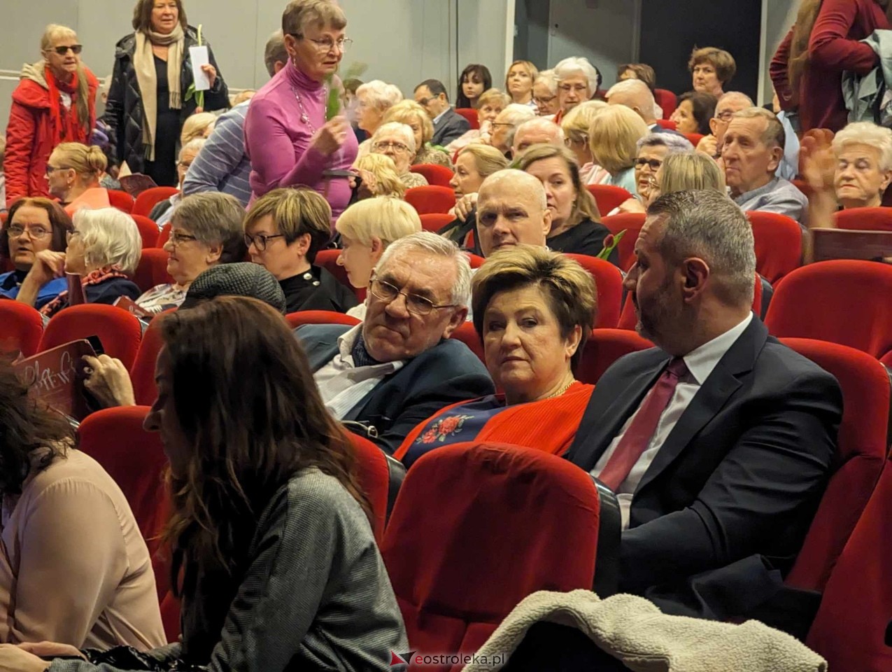 Koncert „Dla Ciebie śpiewałem…” [07.03.2024] - zdjęcie #33 - eOstroleka.pl