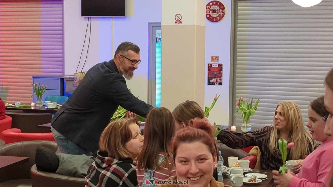 O matko i córko! Dzień Kobiet w Ostrołęce [08.03.2024] - zdjęcie #36 - eOstroleka.pl