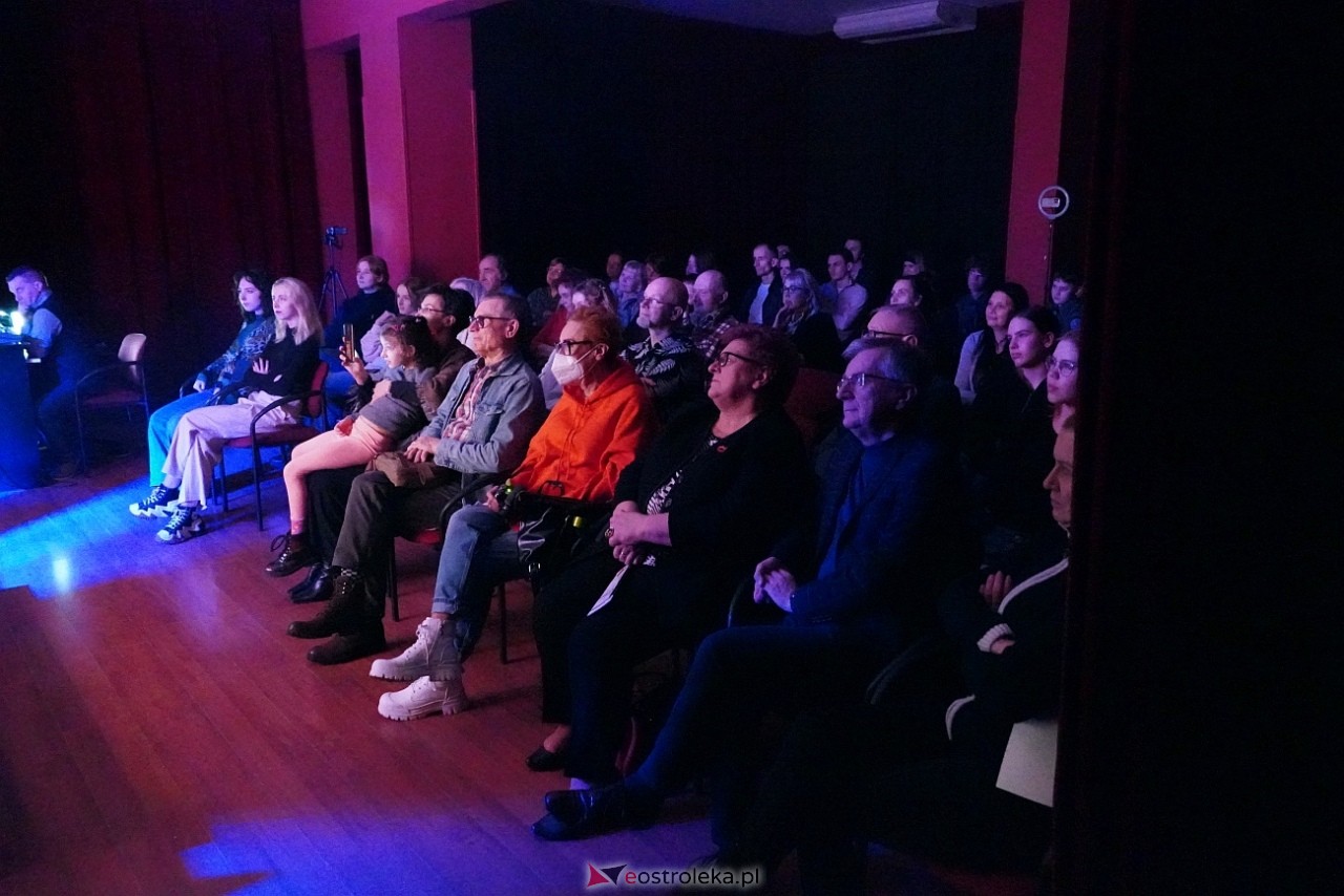 Spektakl „SKARB” w wykonaniu Ostrołęckiej Sceny Autorskiej [8.03.2024] - zdjęcie #1 - eOstroleka.pl