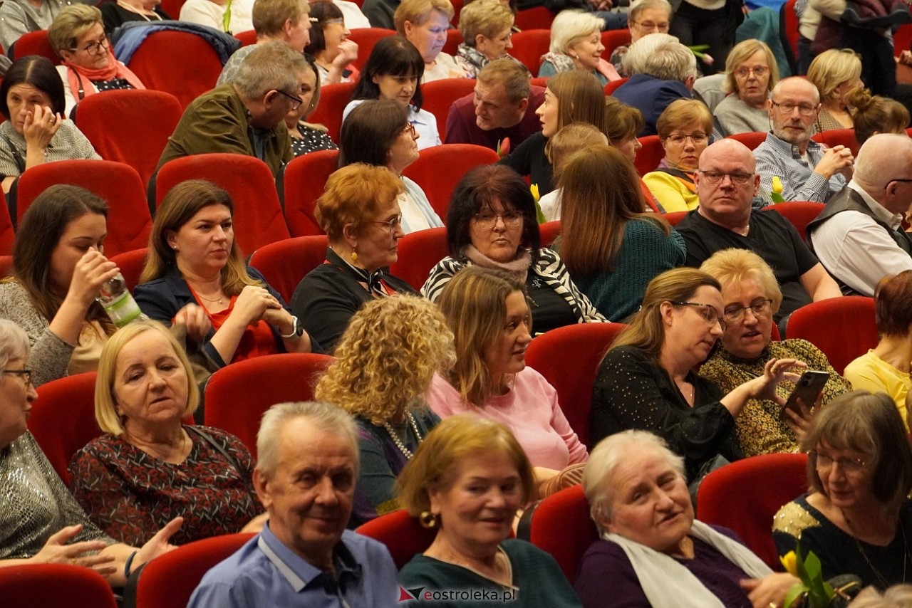 Koncert kameralny dla Pań w Ostrołęckim Centrum Kultury [9.03.2024] - zdjęcie #131 - eOstroleka.pl