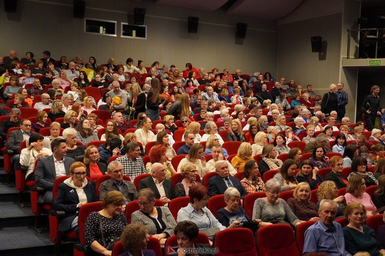 Koncert kameralny dla Pań w Ostrołęckim Centrum Kultury [9.03.2024] - zdjęcie #126 - eOstroleka.pl