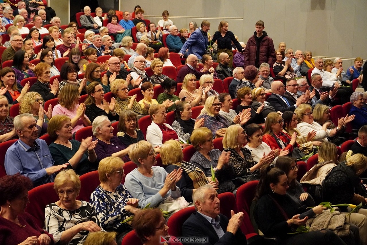 Koncert kameralny dla Pań w Ostrołęckim Centrum Kultury [9.03.2024] - zdjęcie #124 - eOstroleka.pl