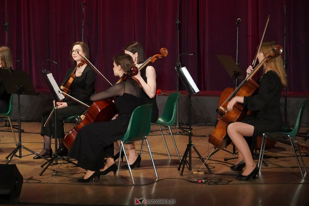 Koncert kameralny dla Pań w Ostrołęckim Centrum Kultury [9.03.2024] - zdjęcie #121 - eOstroleka.pl