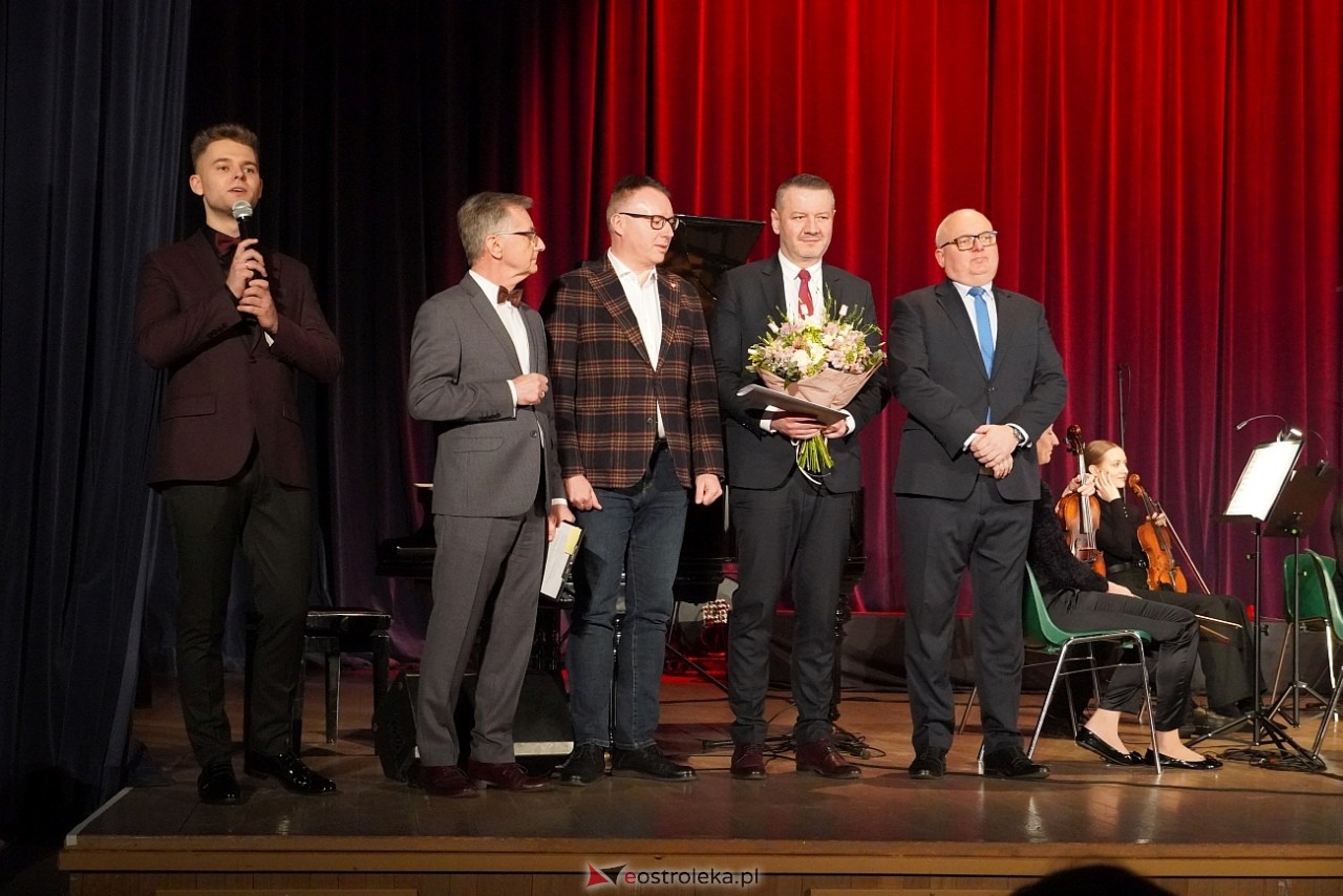 Koncert kameralny dla Pań w Ostrołęckim Centrum Kultury [9.03.2024] - zdjęcie #118 - eOstroleka.pl