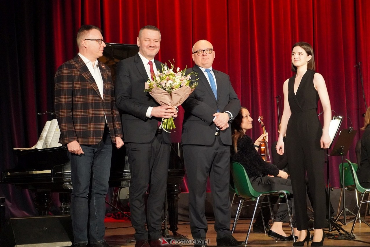 Koncert kameralny dla Pań w Ostrołęckim Centrum Kultury [9.03.2024] - zdjęcie #116 - eOstroleka.pl