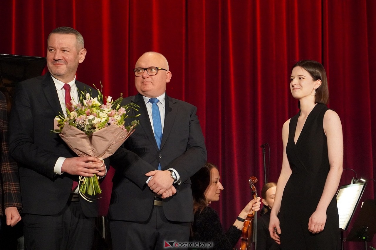 Koncert kameralny dla Pań w Ostrołęckim Centrum Kultury [9.03.2024] - zdjęcie #115 - eOstroleka.pl