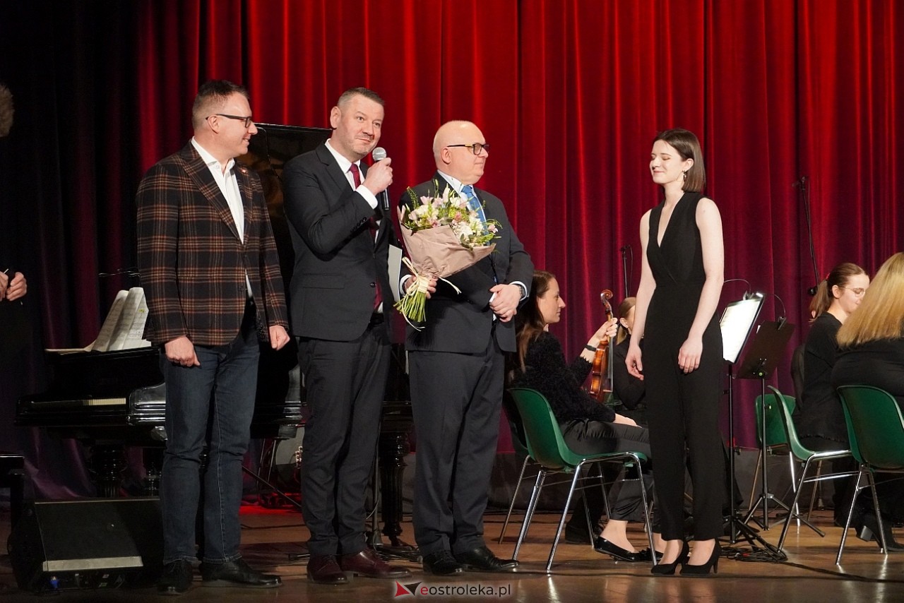 Koncert kameralny dla Pań w Ostrołęckim Centrum Kultury [9.03.2024] - zdjęcie #114 - eOstroleka.pl