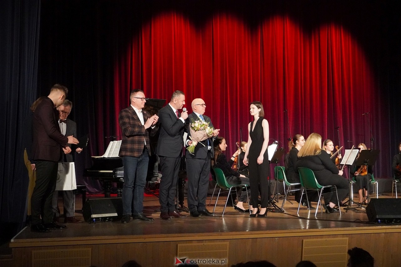 Koncert kameralny dla Pań w Ostrołęckim Centrum Kultury [9.03.2024] - zdjęcie #113 - eOstroleka.pl
