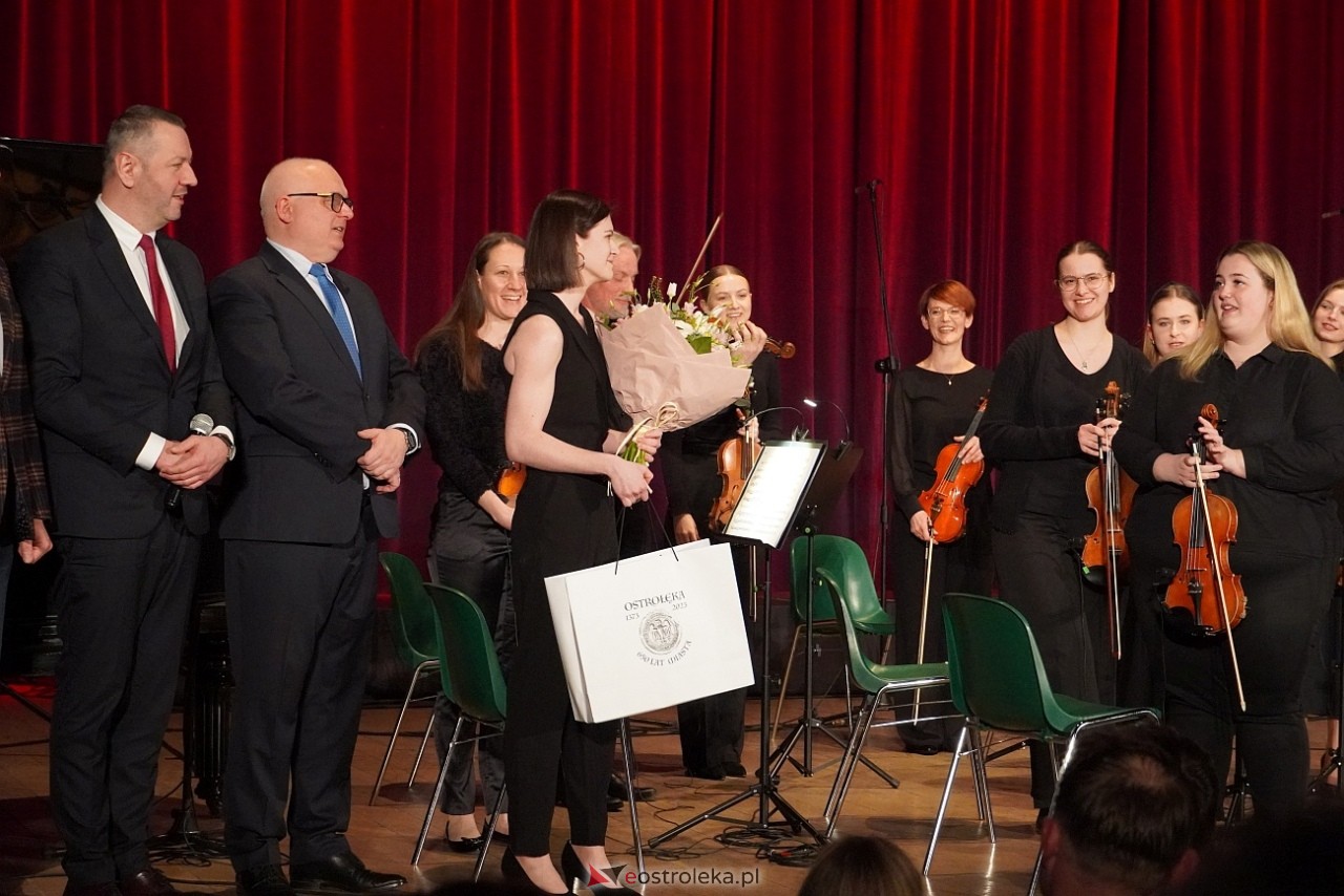 Koncert kameralny dla Pań w Ostrołęckim Centrum Kultury [9.03.2024] - zdjęcie #110 - eOstroleka.pl