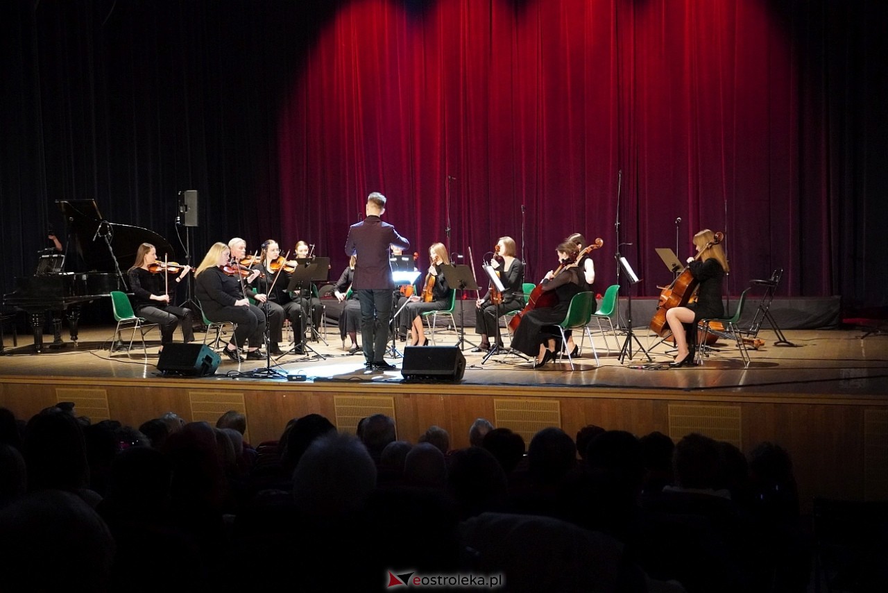 Koncert kameralny dla Pań w Ostrołęckim Centrum Kultury [9.03.2024] - zdjęcie #89 - eOstroleka.pl