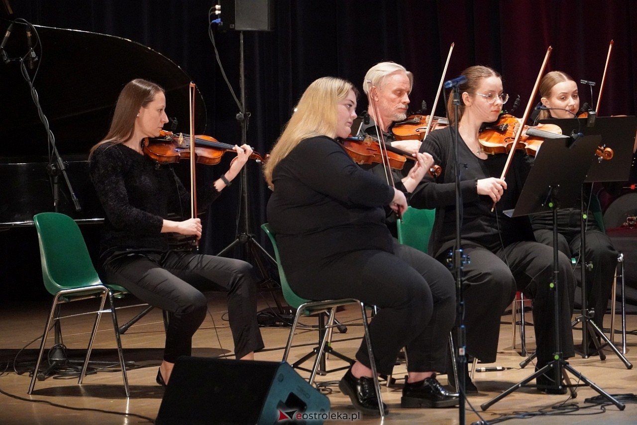 Koncert kameralny dla Pań w Ostrołęckim Centrum Kultury [9.03.2024] - zdjęcie #83 - eOstroleka.pl