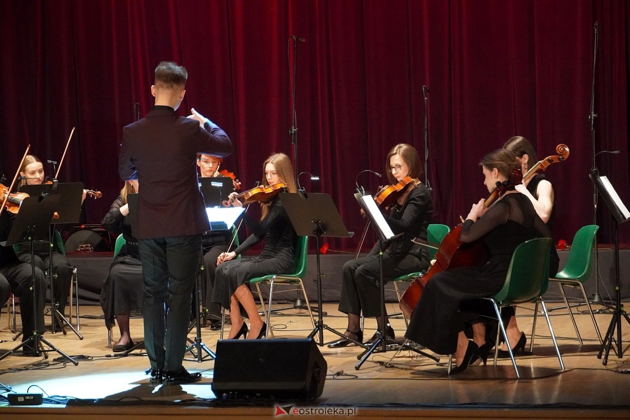 Koncert kameralny dla Pań w Ostrołęckim Centrum Kultury [9.03.2024] - zdjęcie #81 - eOstroleka.pl