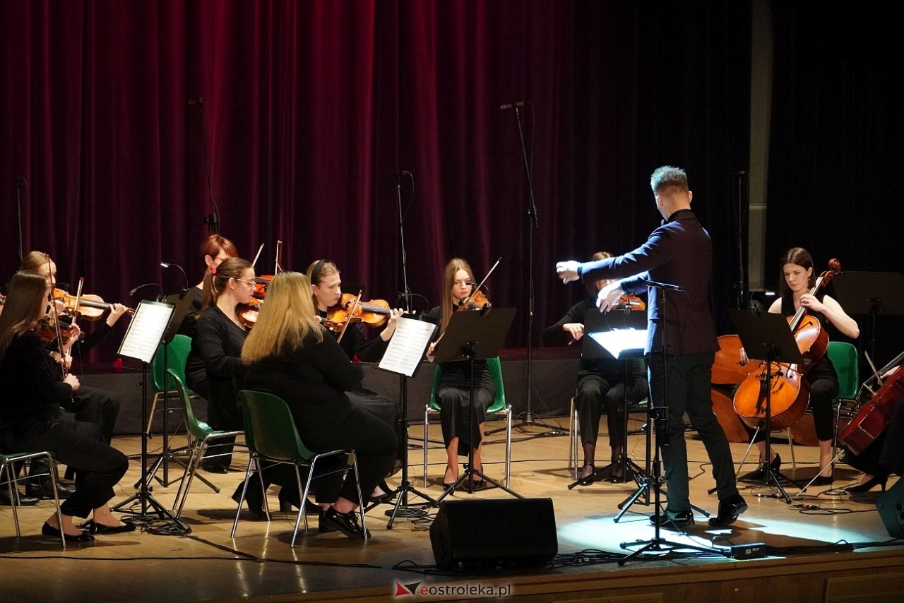 Koncert kameralny dla Pań w Ostrołęckim Centrum Kultury [9.03.2024] - zdjęcie #75 - eOstroleka.pl