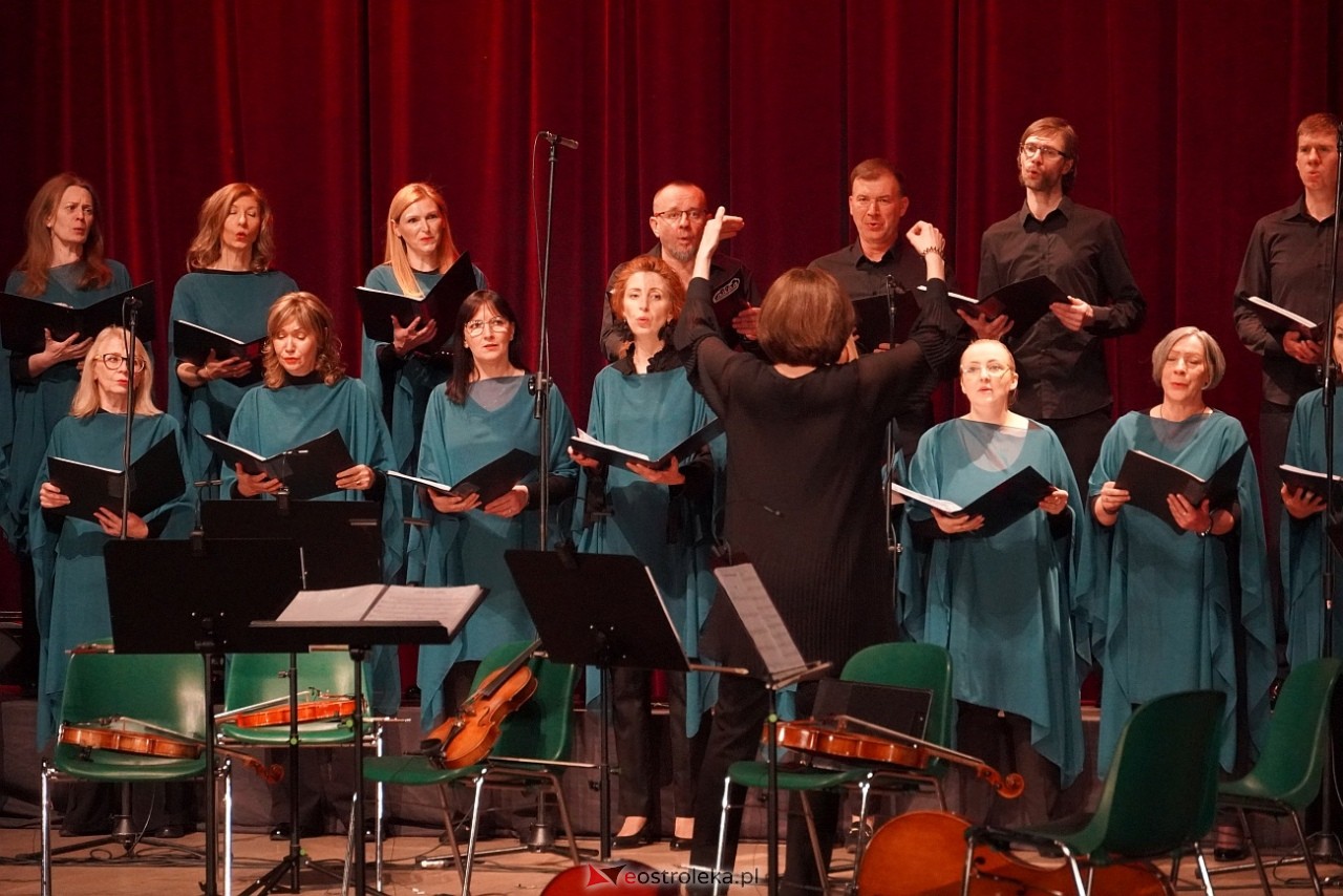 Koncert kameralny dla Pań w Ostrołęckim Centrum Kultury [9.03.2024] - zdjęcie #67 - eOstroleka.pl