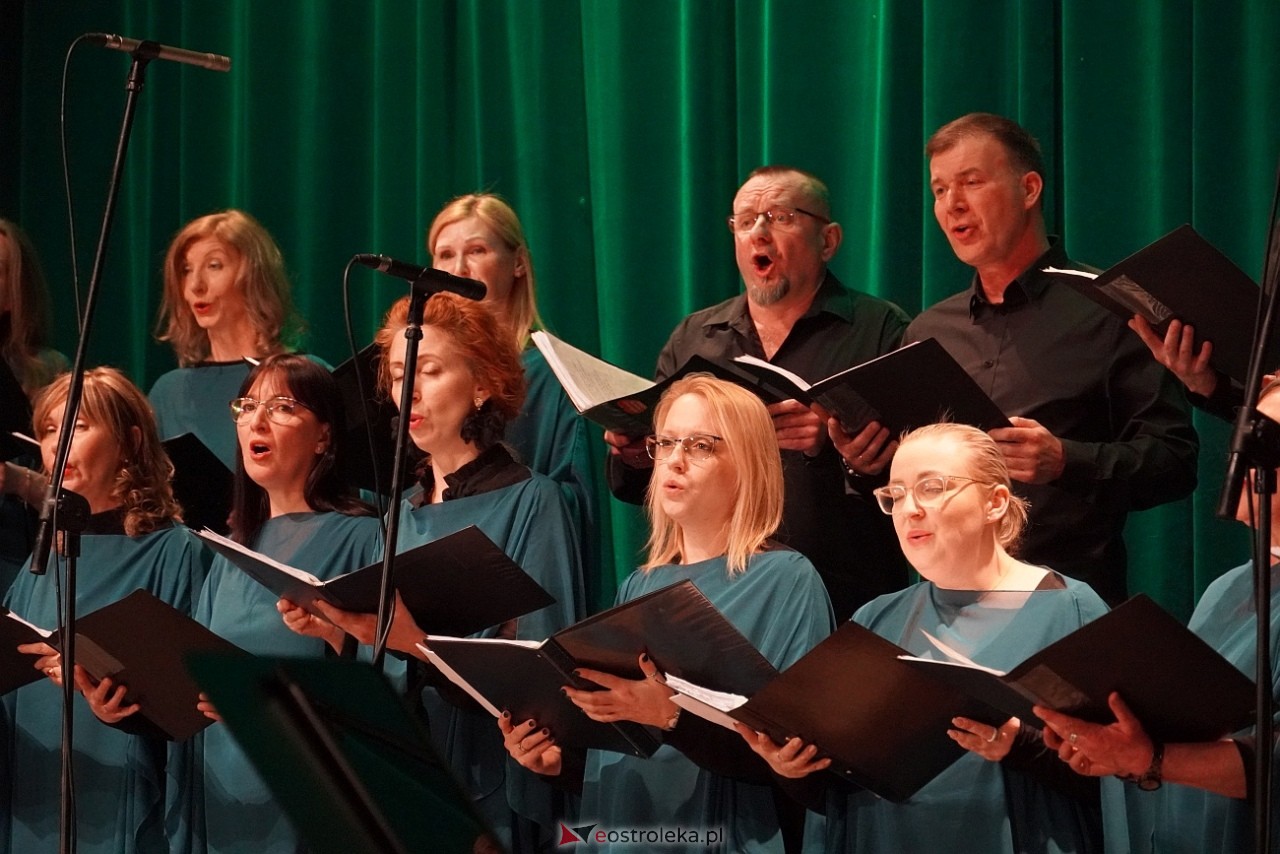Koncert kameralny dla Pań w Ostrołęckim Centrum Kultury [9.03.2024] - zdjęcie #46 - eOstroleka.pl