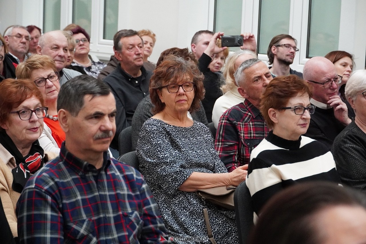 Koncert grupy wokalnej Trzecie zwrotki w MKK [10.03.2024] - zdjęcie #5 - eOstroleka.pl