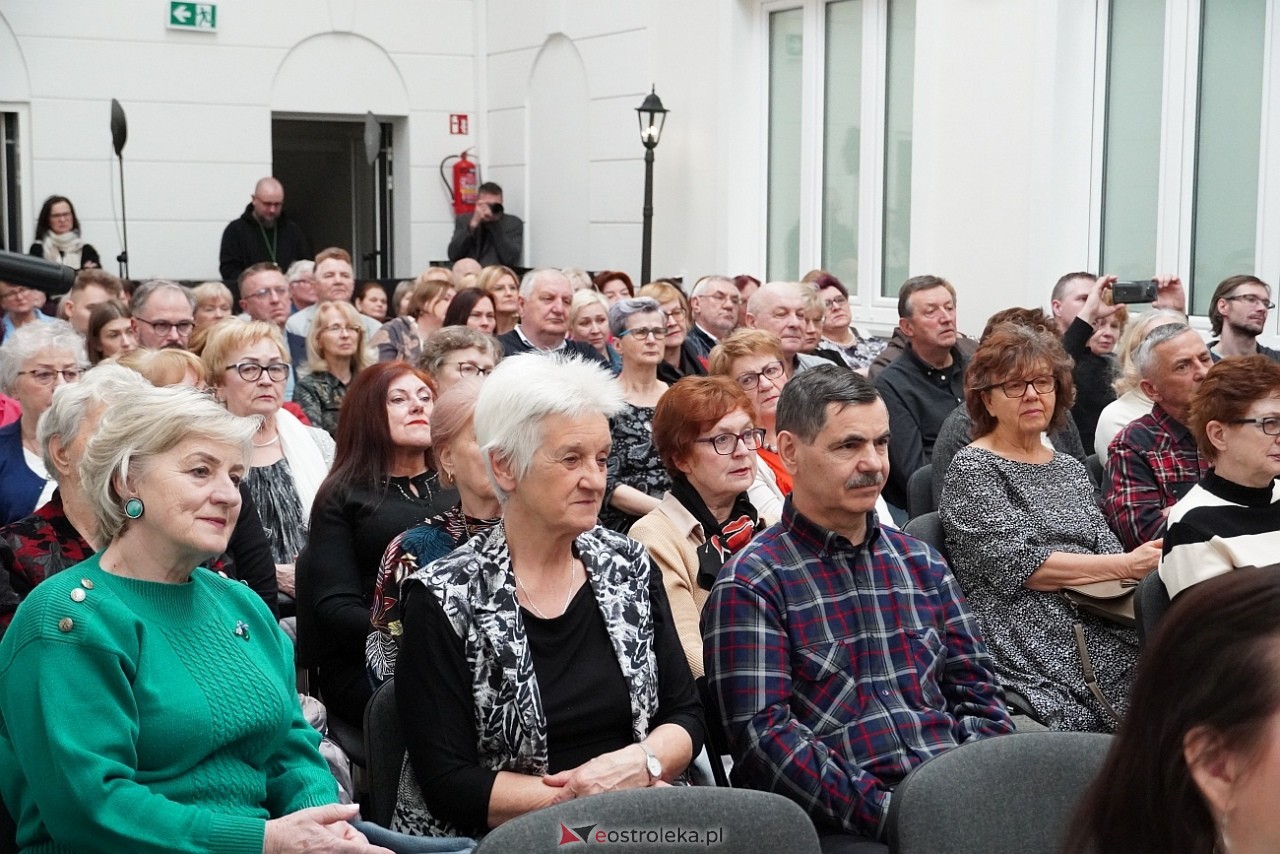 Koncert grupy wokalnej Trzecie zwrotki w MKK [10.03.2024] - zdjęcie #3 - eOstroleka.pl