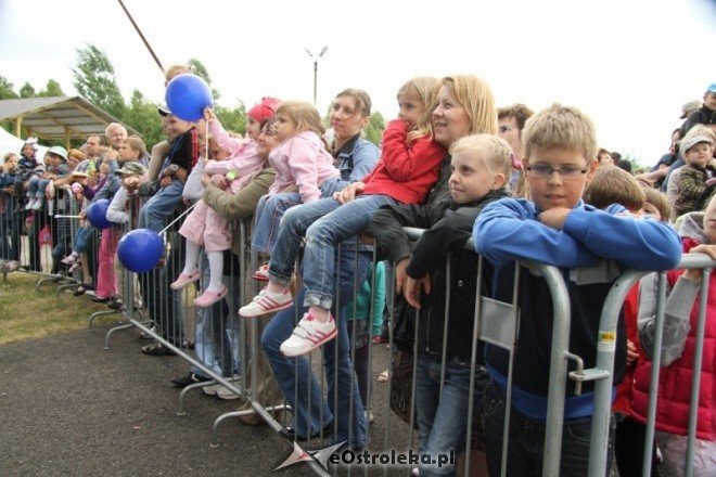 Piknik lotniczy w Grądach - 12.VI.2011(fot. M. Ślusarczyk) - zdjęcie #120 - eOstroleka.pl