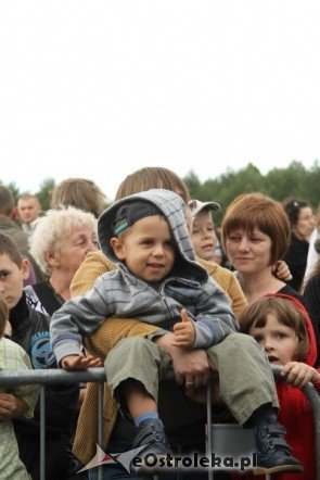 Piknik lotniczy w Grądach - 12.VI.2011(fot. M. Ślusarczyk) - zdjęcie #106 - eOstroleka.pl