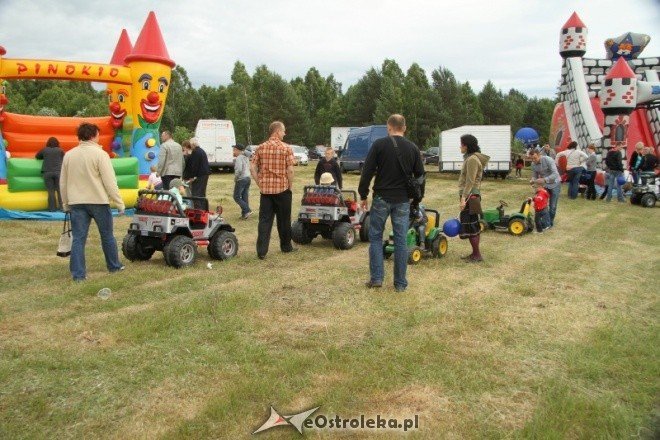 Piknik lotniczy w Grądach - 12.VI.2011(fot. M. Ślusarczyk) - zdjęcie #99 - eOstroleka.pl