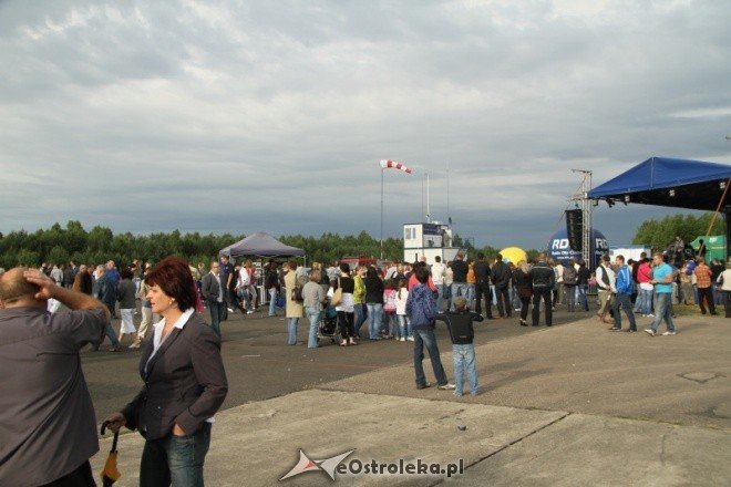 Piknik lotniczy w Grądach - 12.VI.2011(fot. M. Ślusarczyk) - zdjęcie #87 - eOstroleka.pl