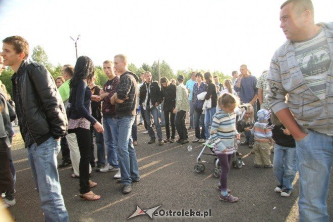 Piknik lotniczy w Grądach - 12.VI.2011(fot. M. Ślusarczyk) - zdjęcie #80 - eOstroleka.pl