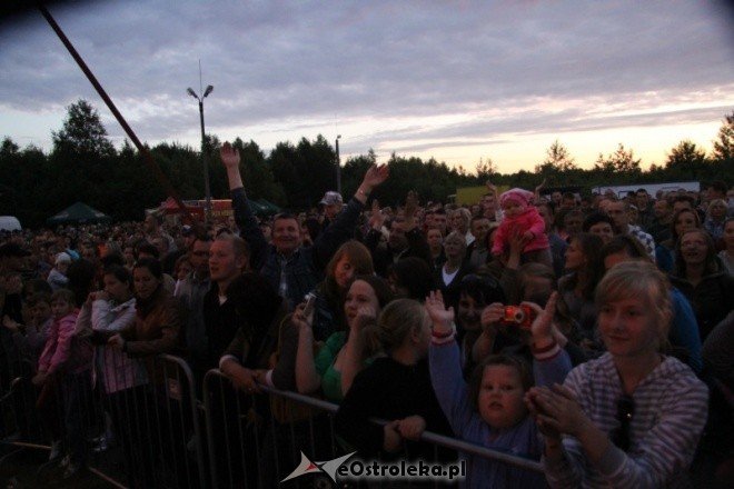Piknik lotniczy w Grądach - 12.VI.2011(fot. M. Ślusarczyk) - zdjęcie #54 - eOstroleka.pl