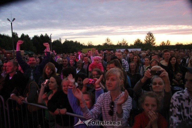 Piknik lotniczy w Grądach - 12.VI.2011(fot. M. Ślusarczyk) - zdjęcie #53 - eOstroleka.pl