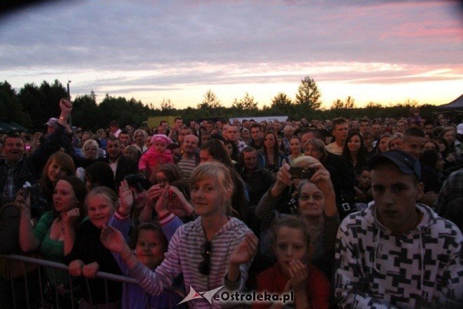 Piknik lotniczy w Grądach - 12.VI.2011(fot. M. Ślusarczyk) - zdjęcie #52 - eOstroleka.pl