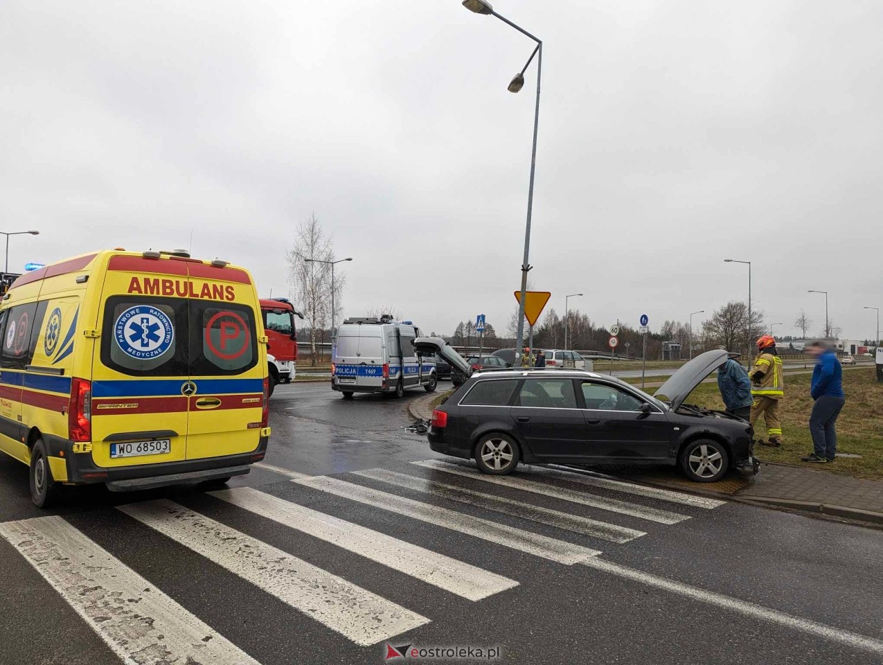 Wypadek na Kołobrzeskiej w Ostrołęce. To miejsce przynosi pecha wielu kierowcom [12.03.2024] - zdjęcie #5 - eOstroleka.pl