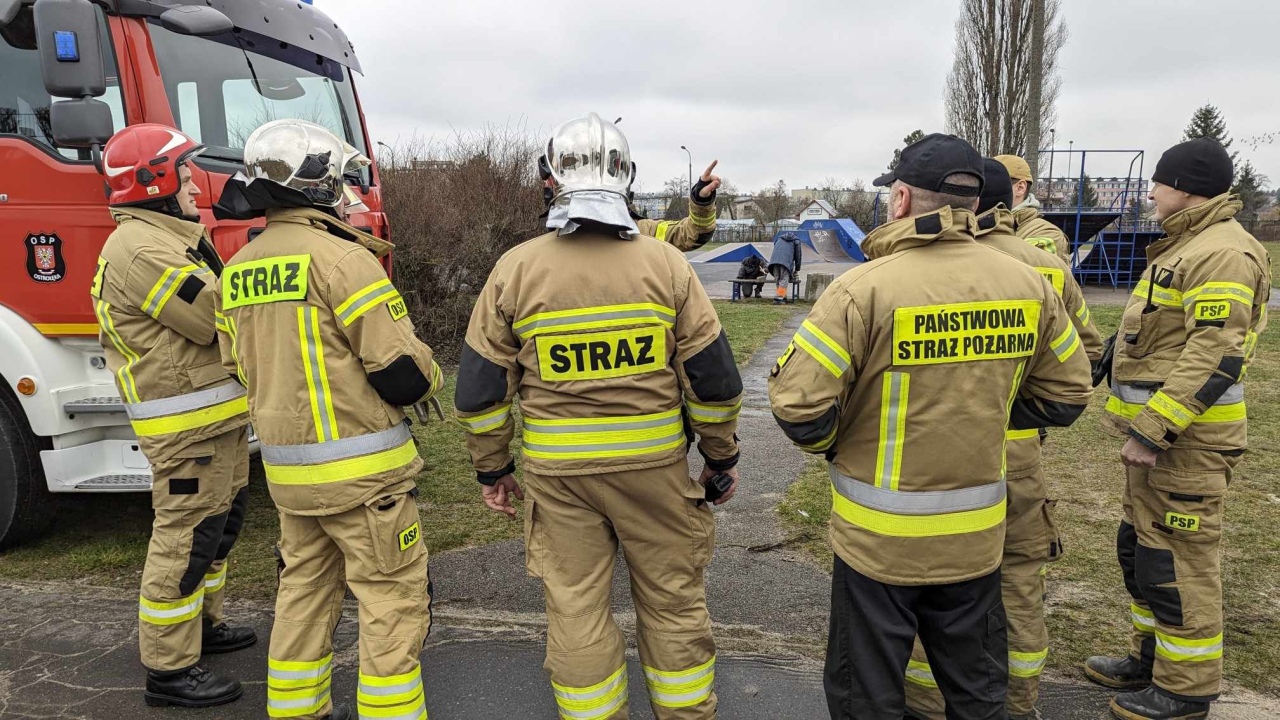 Niewybuch na stadionie [13.03.2024] - zdjęcie #7 - eOstroleka.pl