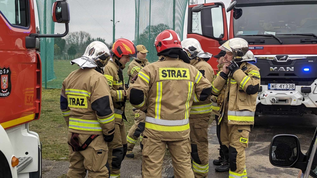 Niewybuch na stadionie [13.03.2024] - zdjęcie #1 - eOstroleka.pl