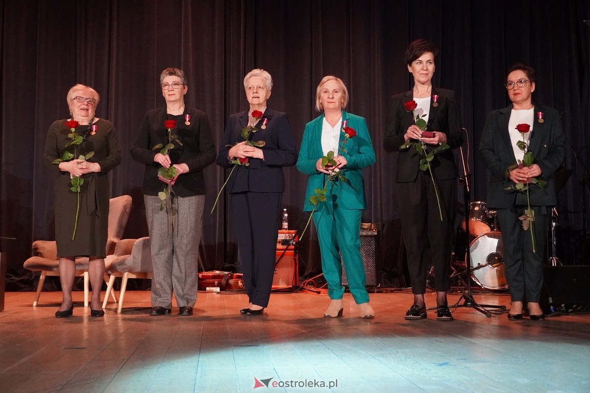175. lecia Szpitalnictwa w Ostrołęce. Medale i odzanaczenia [14.03.2024] - zdjęcie #49 - eOstroleka.pl