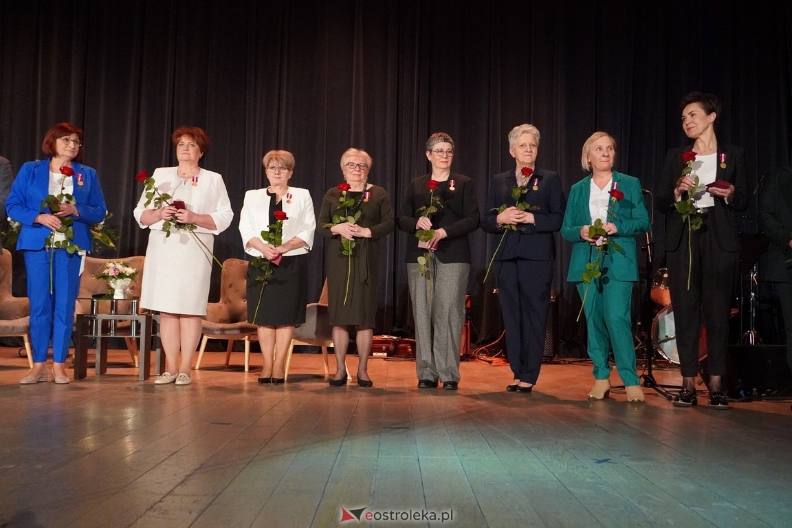 175. lecia Szpitalnictwa w Ostrołęce. Medale i odzanaczenia [14.03.2024] - zdjęcie #44 - eOstroleka.pl
