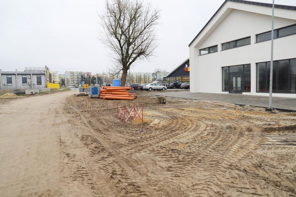 Trwa budowa ulicy Niemena i odcinka ulicy Markowskiego  - zdjęcie #4 - eOstroleka.pl