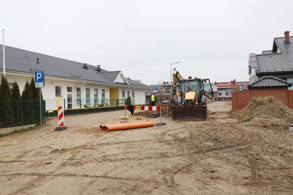 Trwa budowa ulicy Niemena i odcinka ulicy Markowskiego  - zdjęcie #4 - eOstroleka.pl