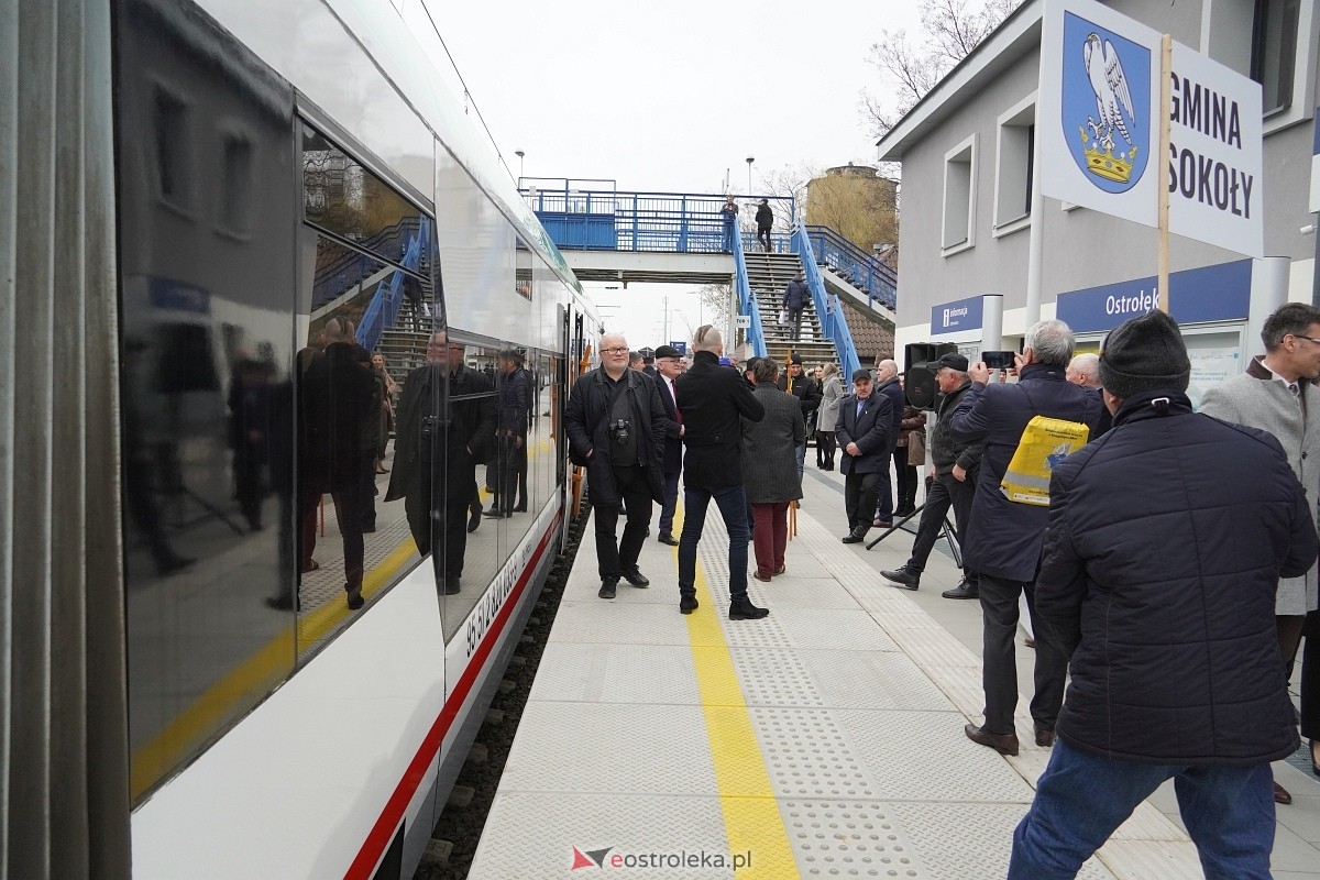Przyjazd pociągu z Białegostoku [15.03.2024] - zdjęcie #15 - eOstroleka.pl