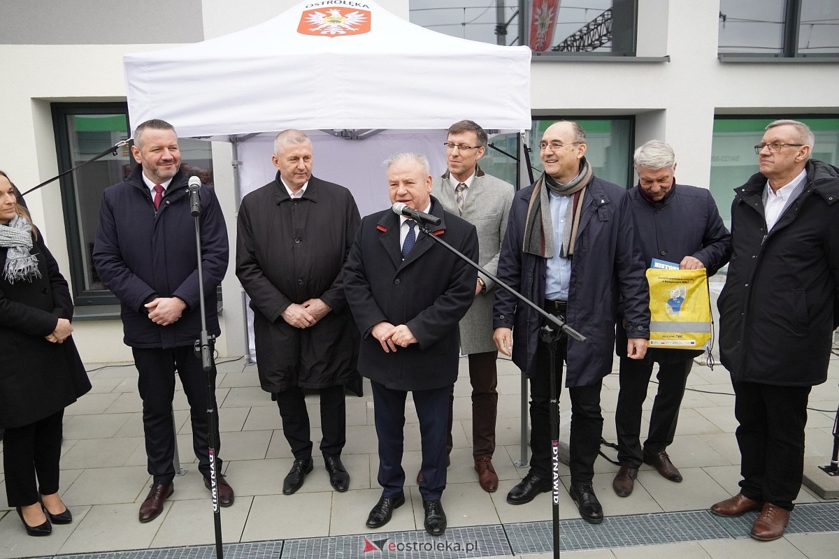 Przyjazd pociągu z Białegostoku [15.03.2024] - zdjęcie #92 - eOstroleka.pl