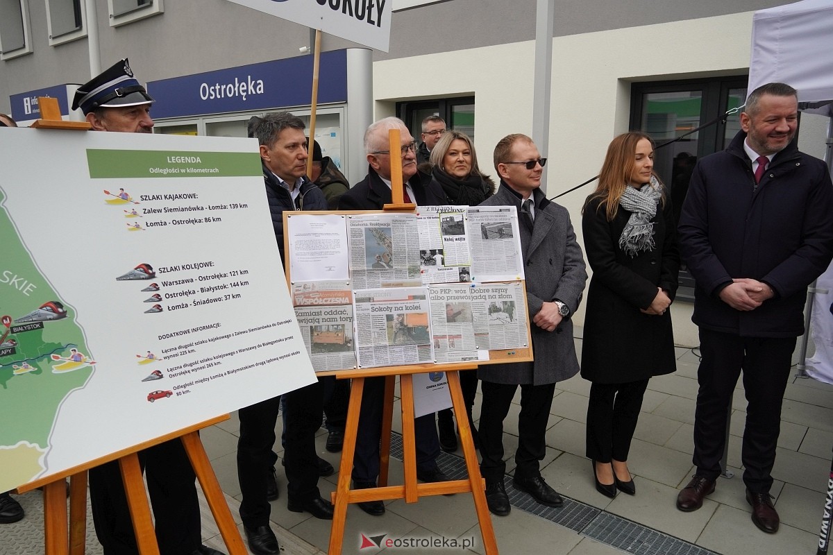 Przyjazd pociągu z Białegostoku [15.03.2024] - zdjęcie #72 - eOstroleka.pl