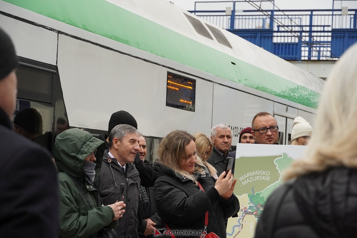 Przyjazd pociągu z Białegostoku [15.03.2024] - zdjęcie #26 - eOstroleka.pl
