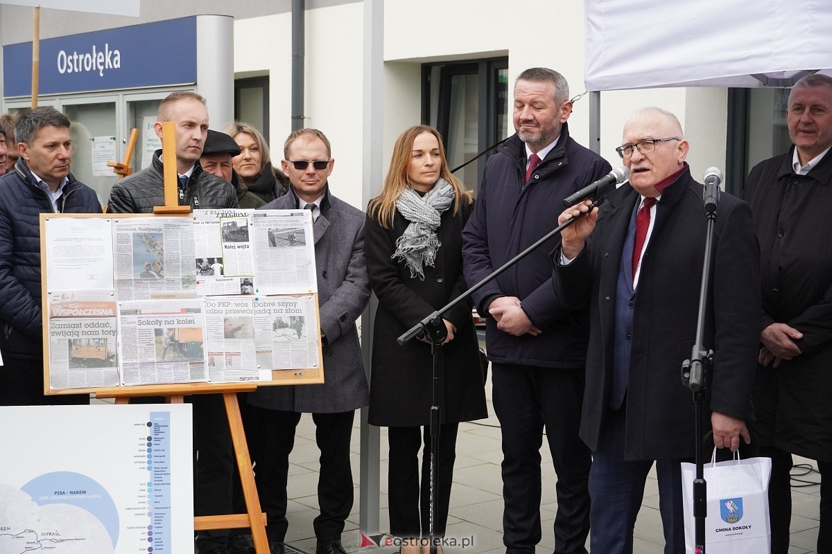 Przyjazd pociągu z Białegostoku [15.03.2024] - zdjęcie #22 - eOstroleka.pl