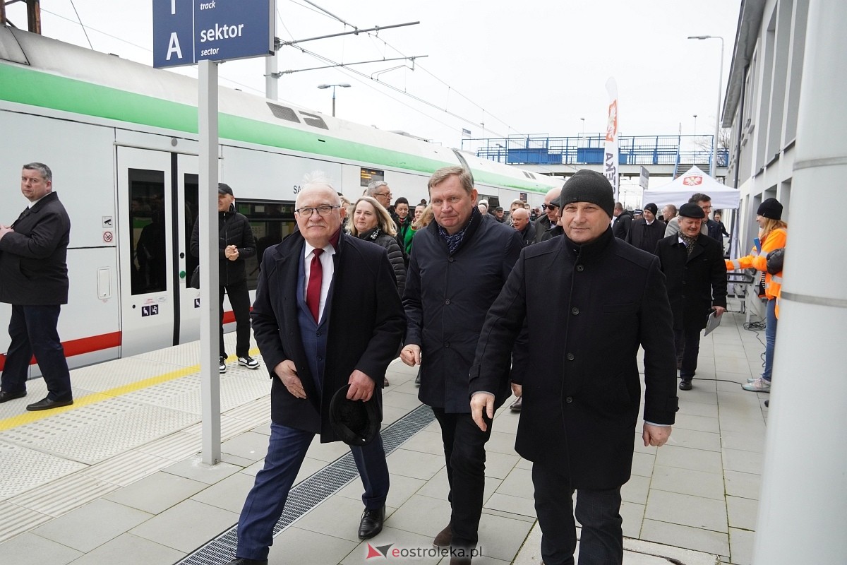 Przyjazd pociągu z Białegostoku [15.03.2024] - zdjęcie #75 - eOstroleka.pl