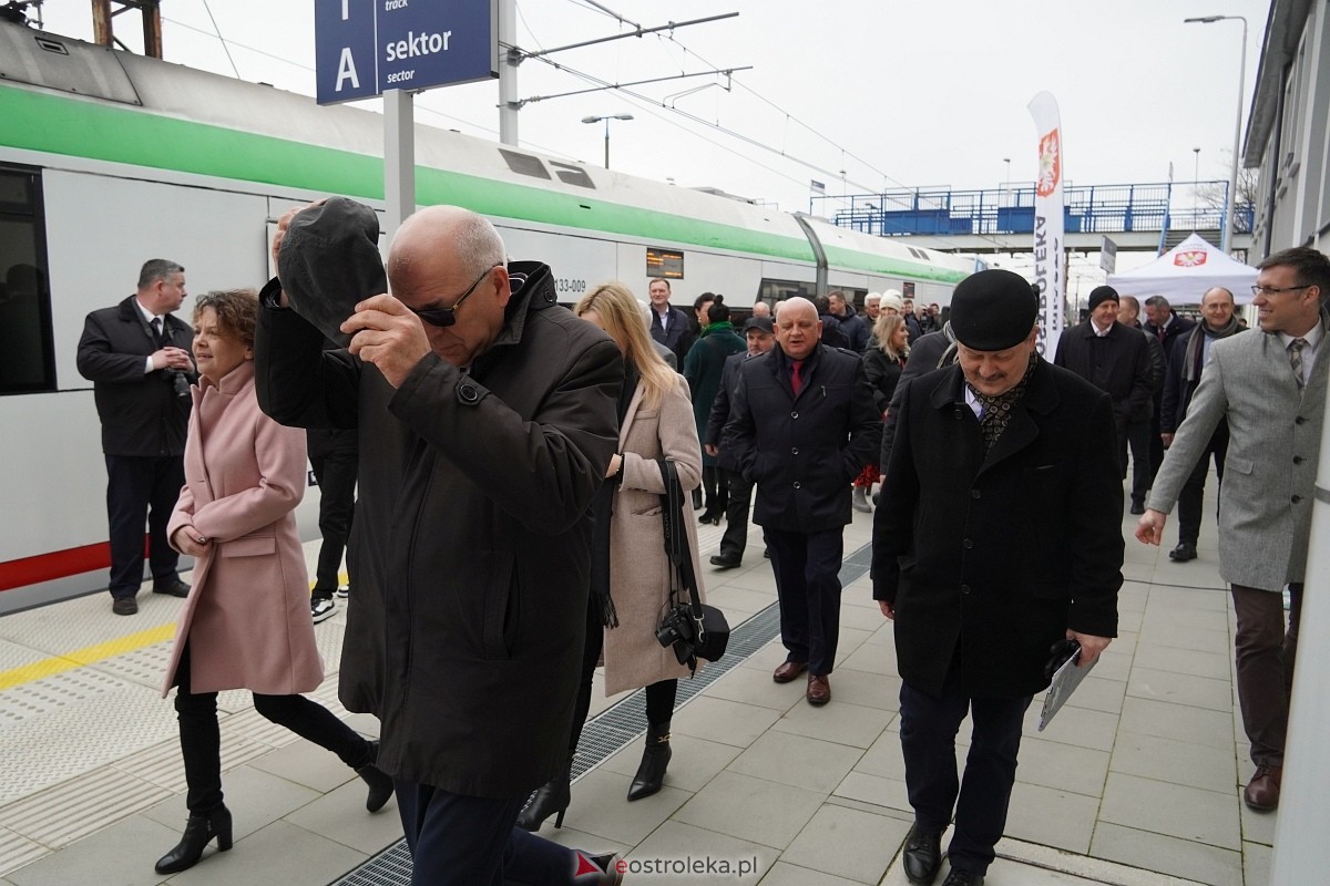 Przyjazd pociągu z Białegostoku [15.03.2024] - zdjęcie #69 - eOstroleka.pl