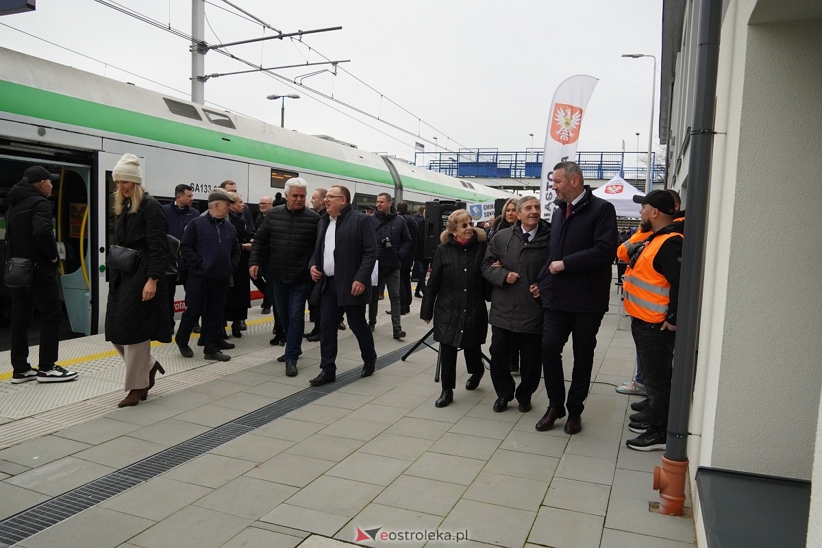 Przyjazd pociągu z Białegostoku [15.03.2024] - zdjęcie #61 - eOstroleka.pl