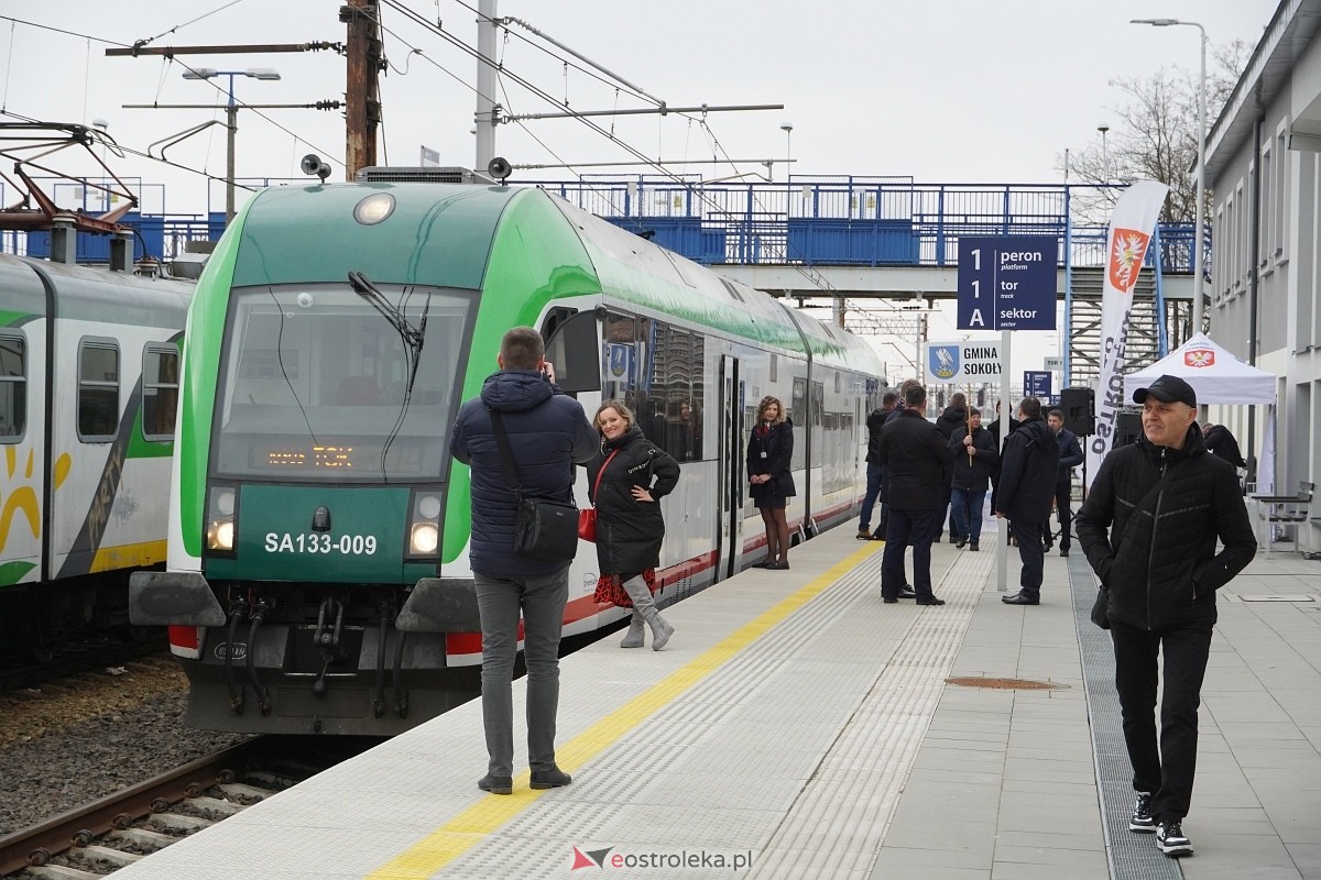 Przyjazd pociągu z Białegostoku [15.03.2024] - zdjęcie #49 - eOstroleka.pl