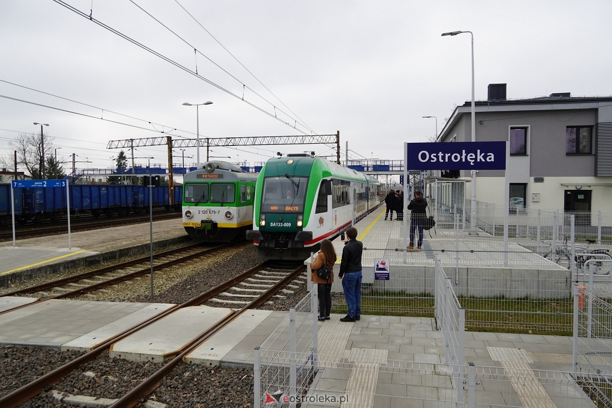 Przyjazd pociągu z Białegostoku [15.03.2024] - zdjęcie #5 - eOstroleka.pl