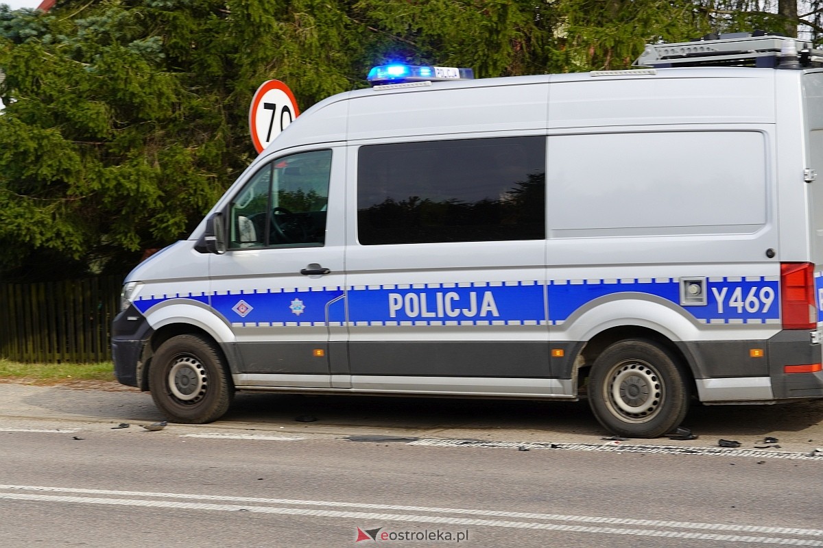 Kolizja w Czarnowcu! VW uderzył w dostawczaka [15.03.2024] - zdjęcie #11 - eOstroleka.pl