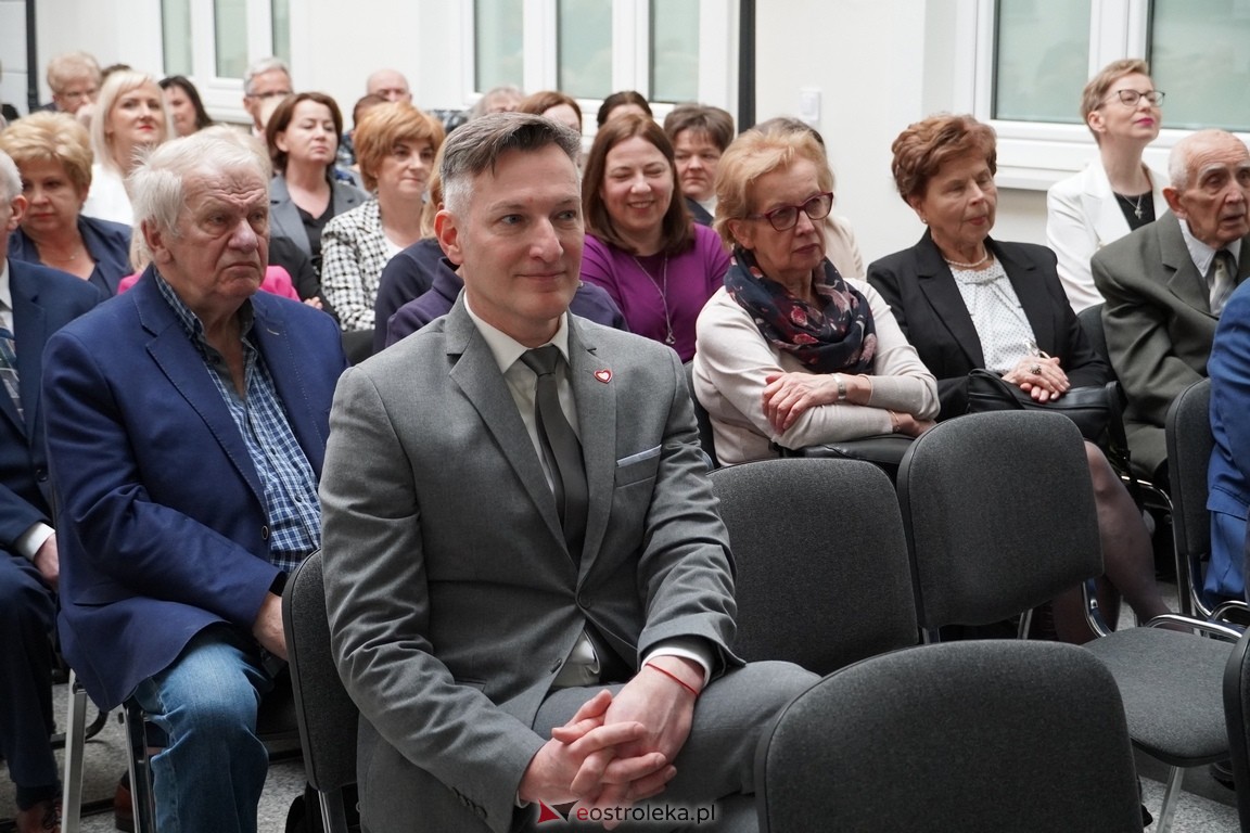 175. lecia Szpitalnictwa w Ostrołęce. Wręczono medale „Zadłużony dla Szpitala w Ostrołęce [15.03.2024] - zdjęcie #135 - eOstroleka.pl